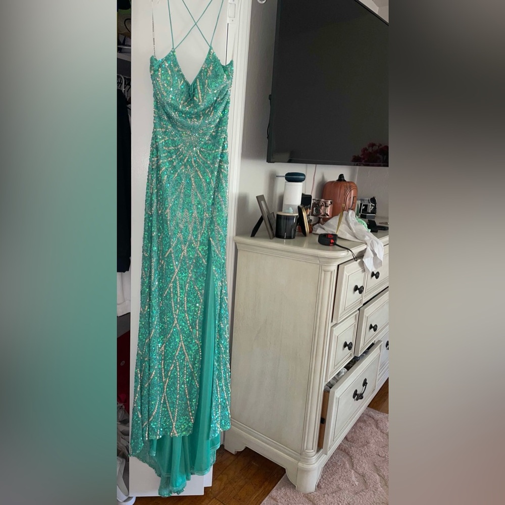 Primavera Couture Formal Sequins dress w/matching earrings
